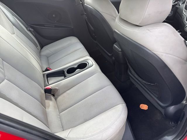 Used 2013 Hyundai Veloster w/ Style Pkg image 11