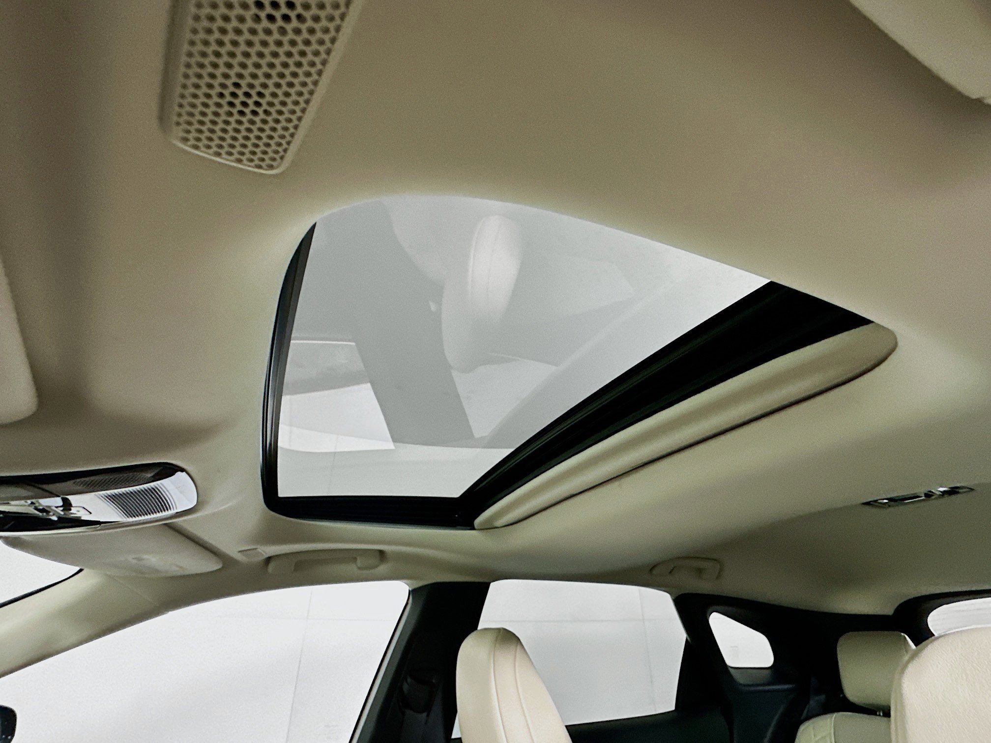 Used 2024 Lexus RX 350 Premium w/ Accessory Package (Z1) image 26