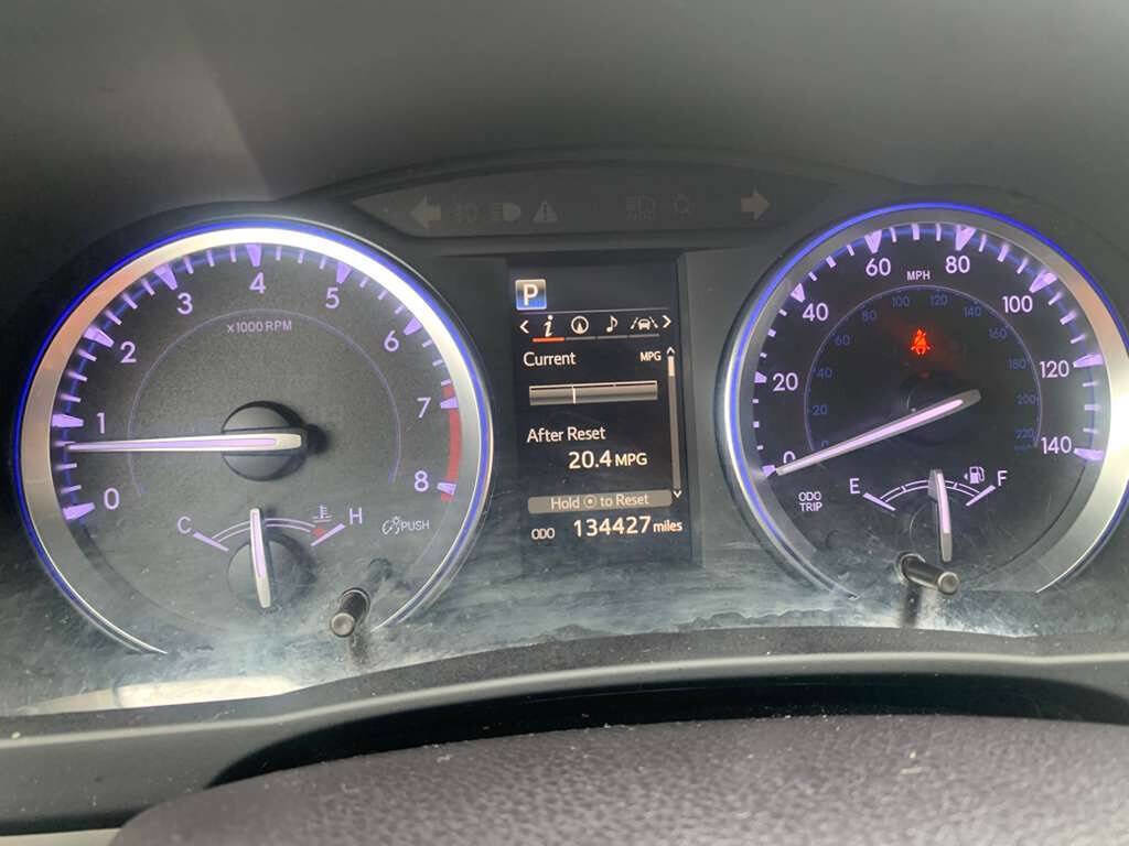 Used 2018 Toyota Highlander SE image 20