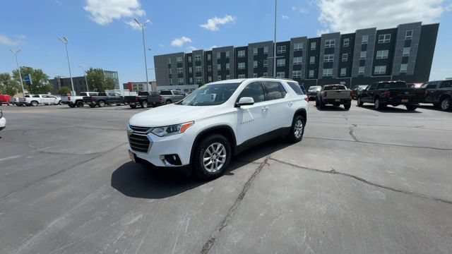 Used 2020 Chevrolet Traverse LT w/ Driver Confidence II Package AWD/4WD image 4
