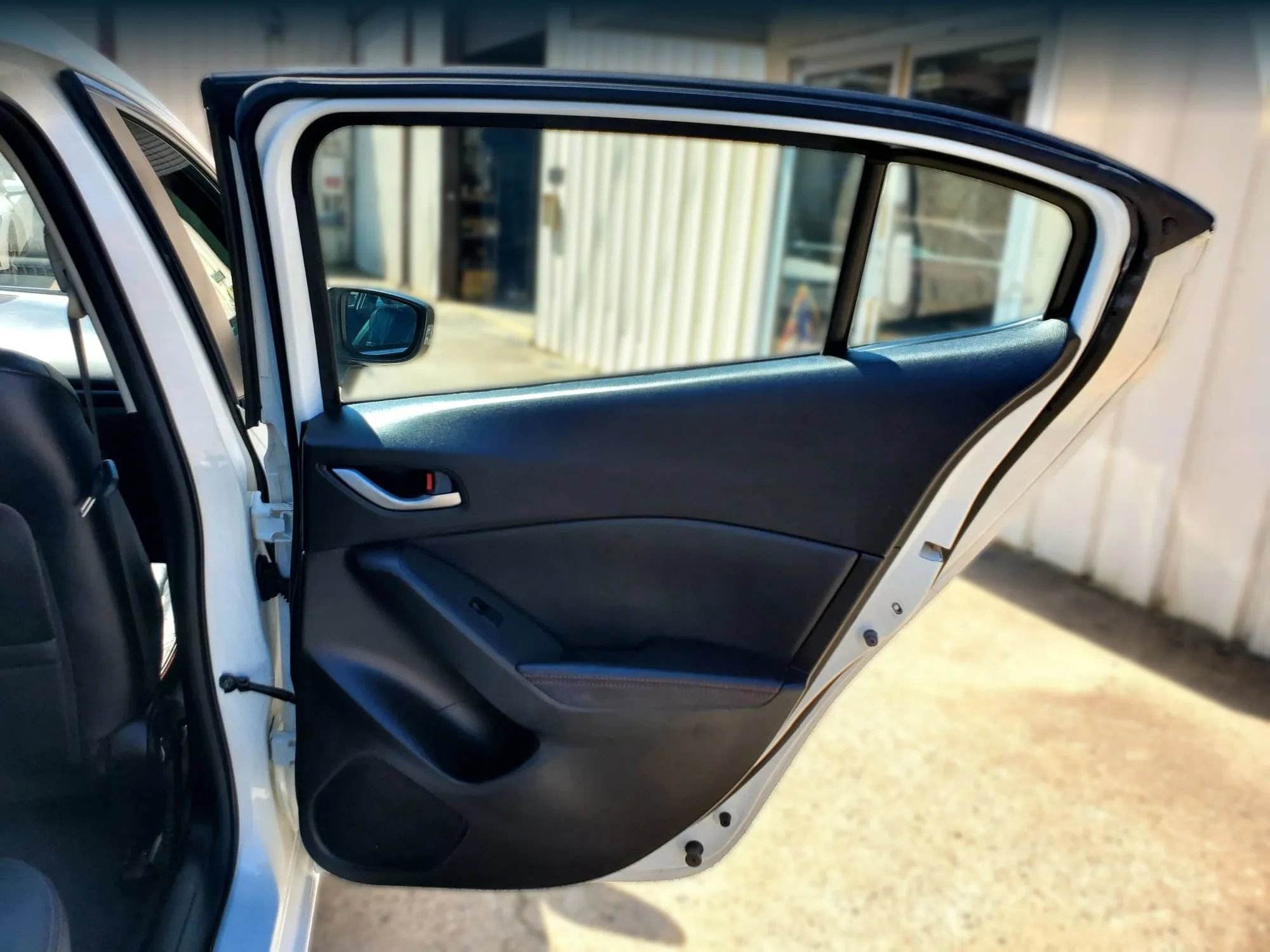 Used 2015 MAZDA MAZDA3 i Grand Touring FWD image 25