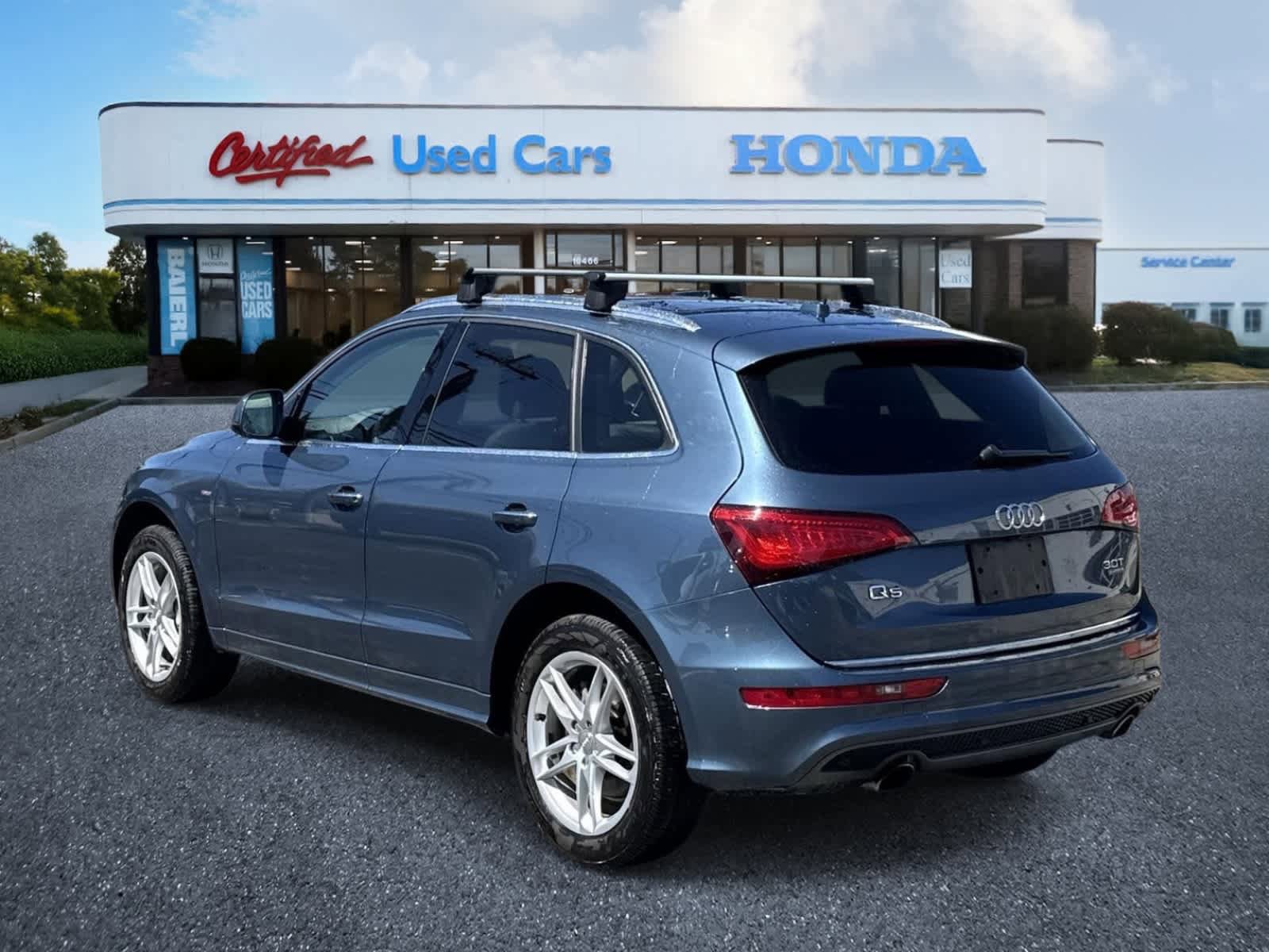 Used 2017 Audi Q5 3.0T Premium Plus w/ Technology Package image 3