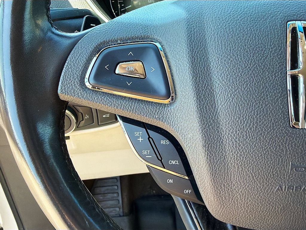 Used 2016 Lincoln MKX Reserve w/ Climate Package AWD/4WD image 12