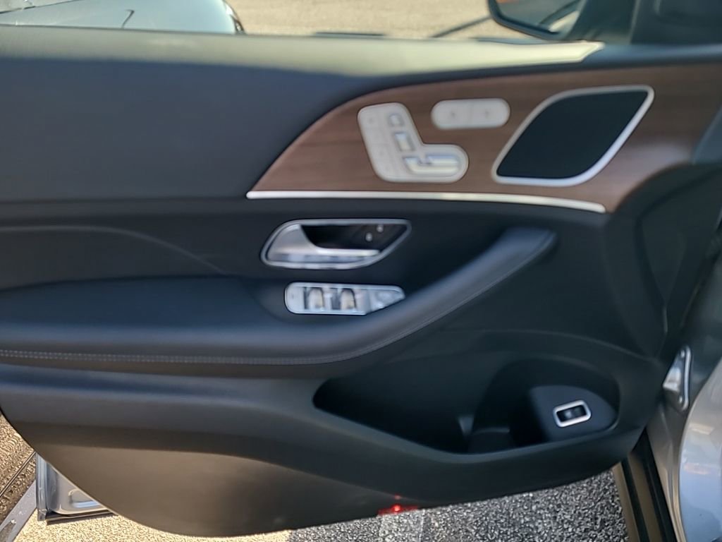 Used 2025 Mercedes-Benz GLE 350 4MATIC image 16