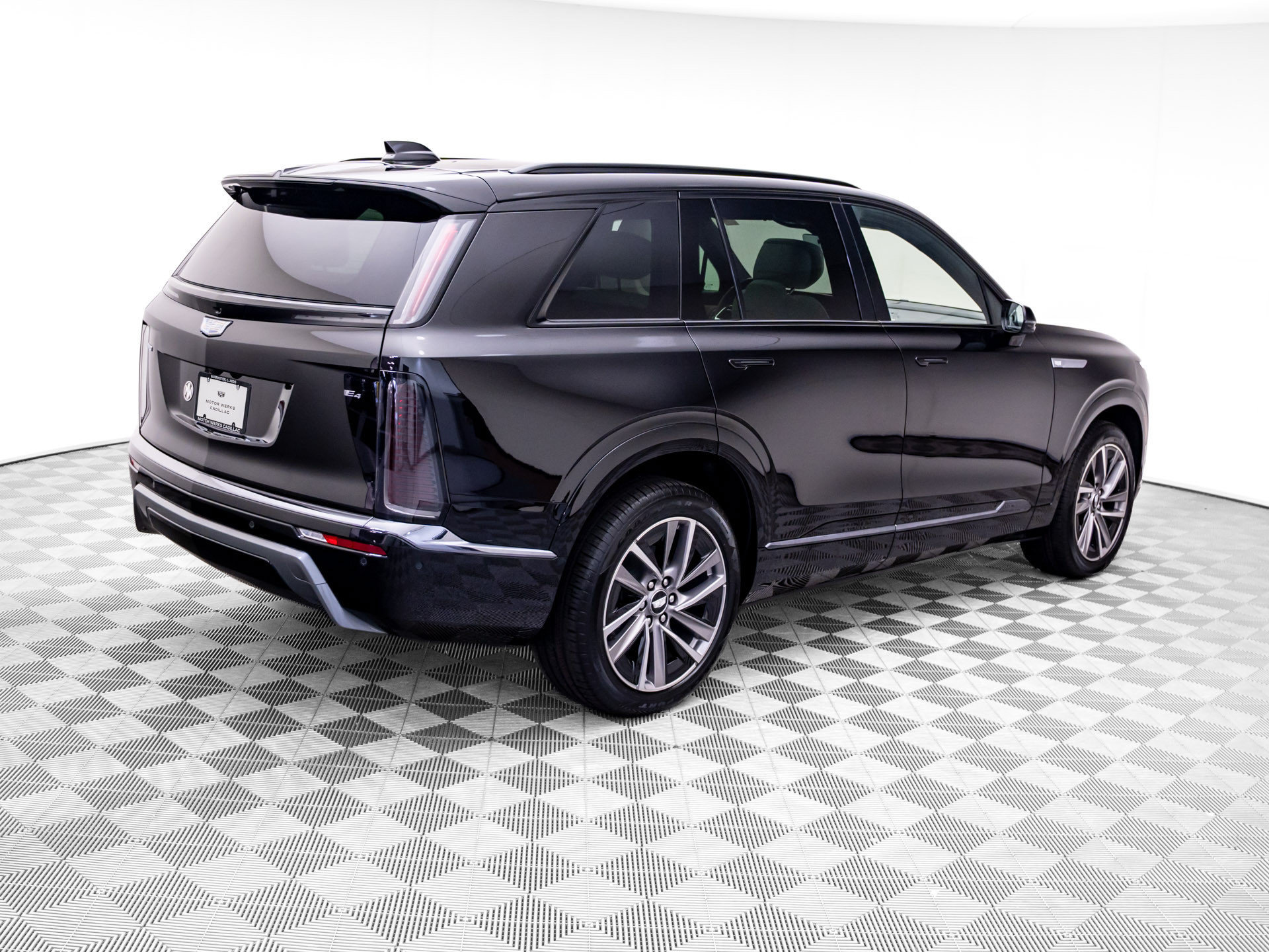 New 2027 Cadillac Vistiq Sport w/ LPO, Floor Liner Package AWD/4WD image 5