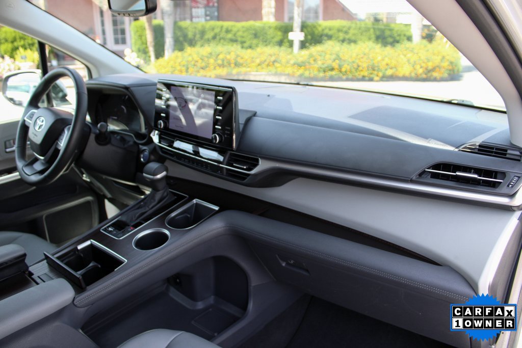 Used 2023 Toyota Sienna XLE image 34