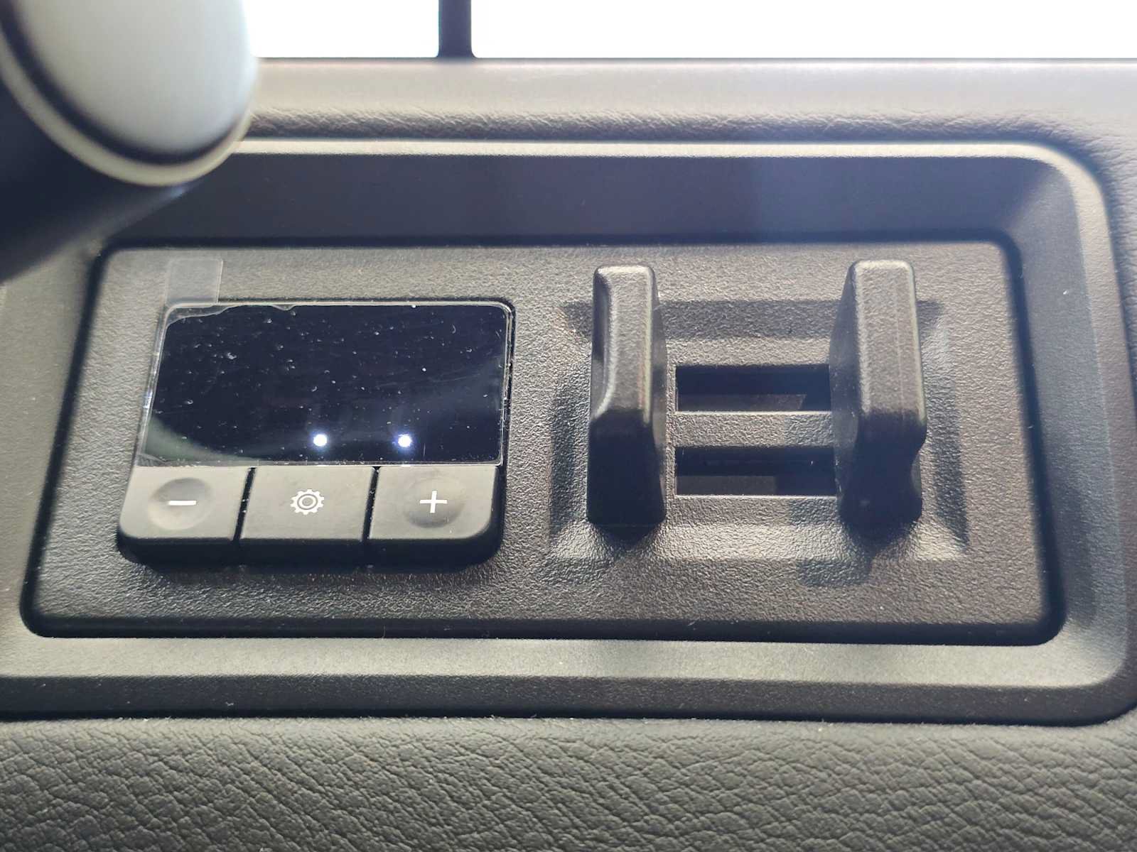 Used 2025 Nissan Armada PRO-4X AWD/4WD image 18