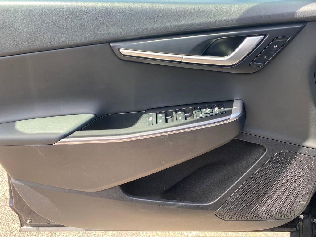 Used 2023 Kia EV6 Light image 13