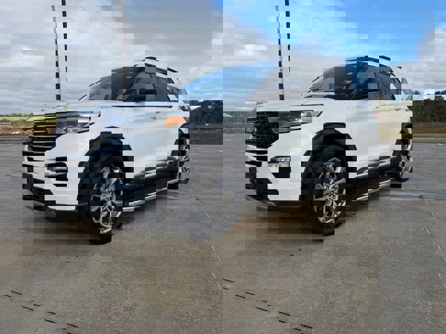 Used 2022 Ford Explorer XLT w/ Equipment Group 202A image 1