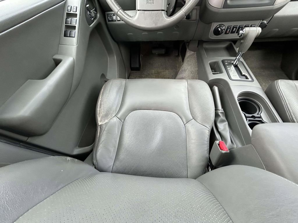 Used 2013 Nissan Frontier SL w/ Moonroof Pkg image 14