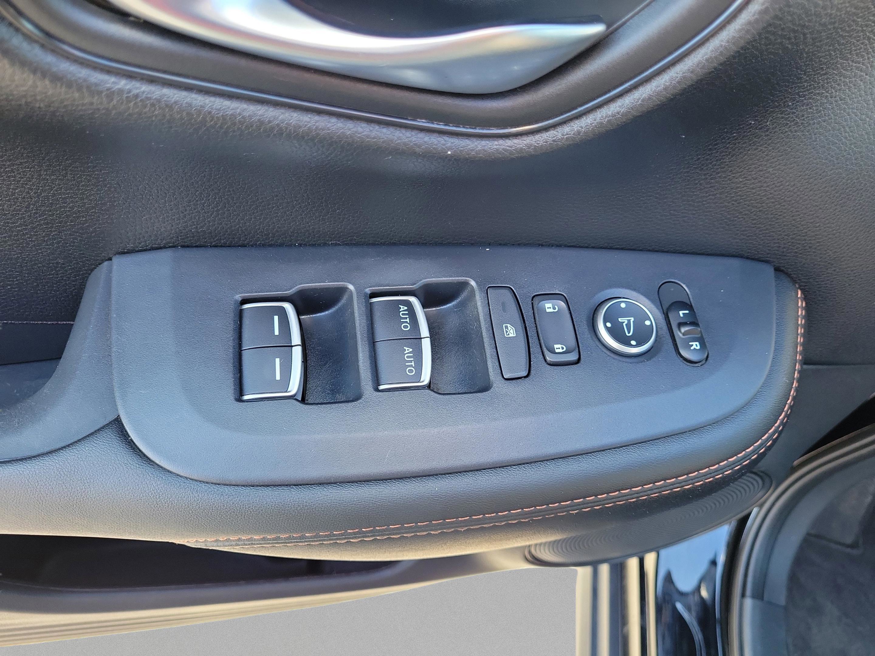 Certified 2025 Honda HR-V Sport image 18