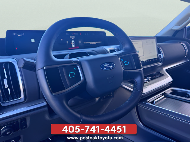 Used 2026 Ford Expedition Platinum w/ Driver's Package AWD/4WD image 12