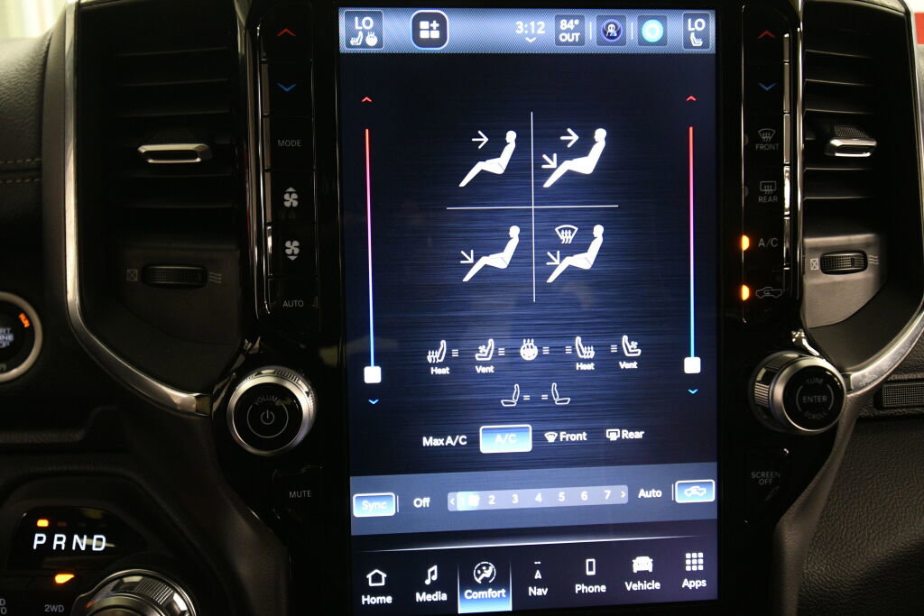 Used 2026 RAM 1500 Laramie AWD/4WD image 17