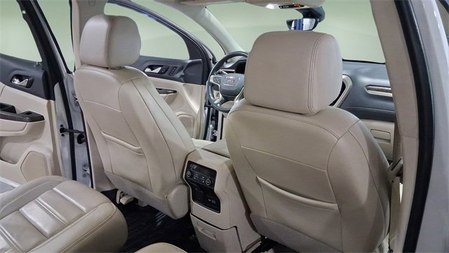 Used 2022 GMC Acadia Denali w/ Denali Technology Package image 16