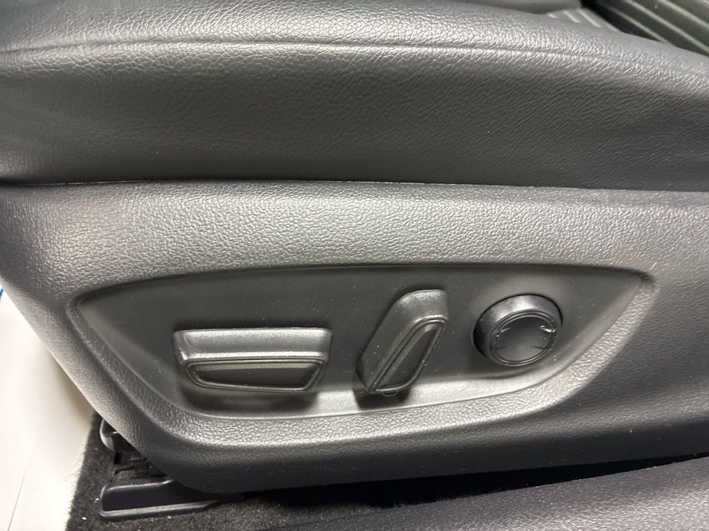 Used 2021 Toyota Camry SE image 11