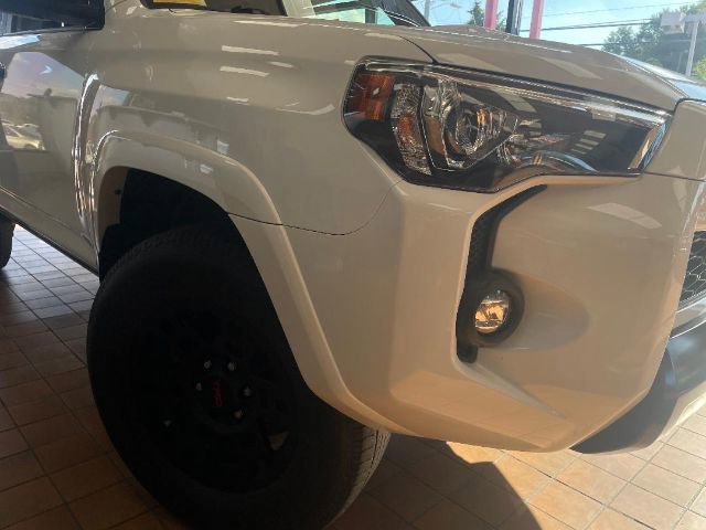 Used 2021 Toyota 4Runner Venture image 2