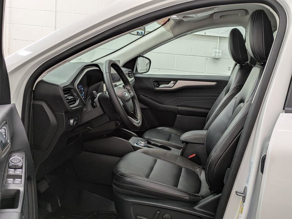 Used 2022 Ford Escape SEL image 3