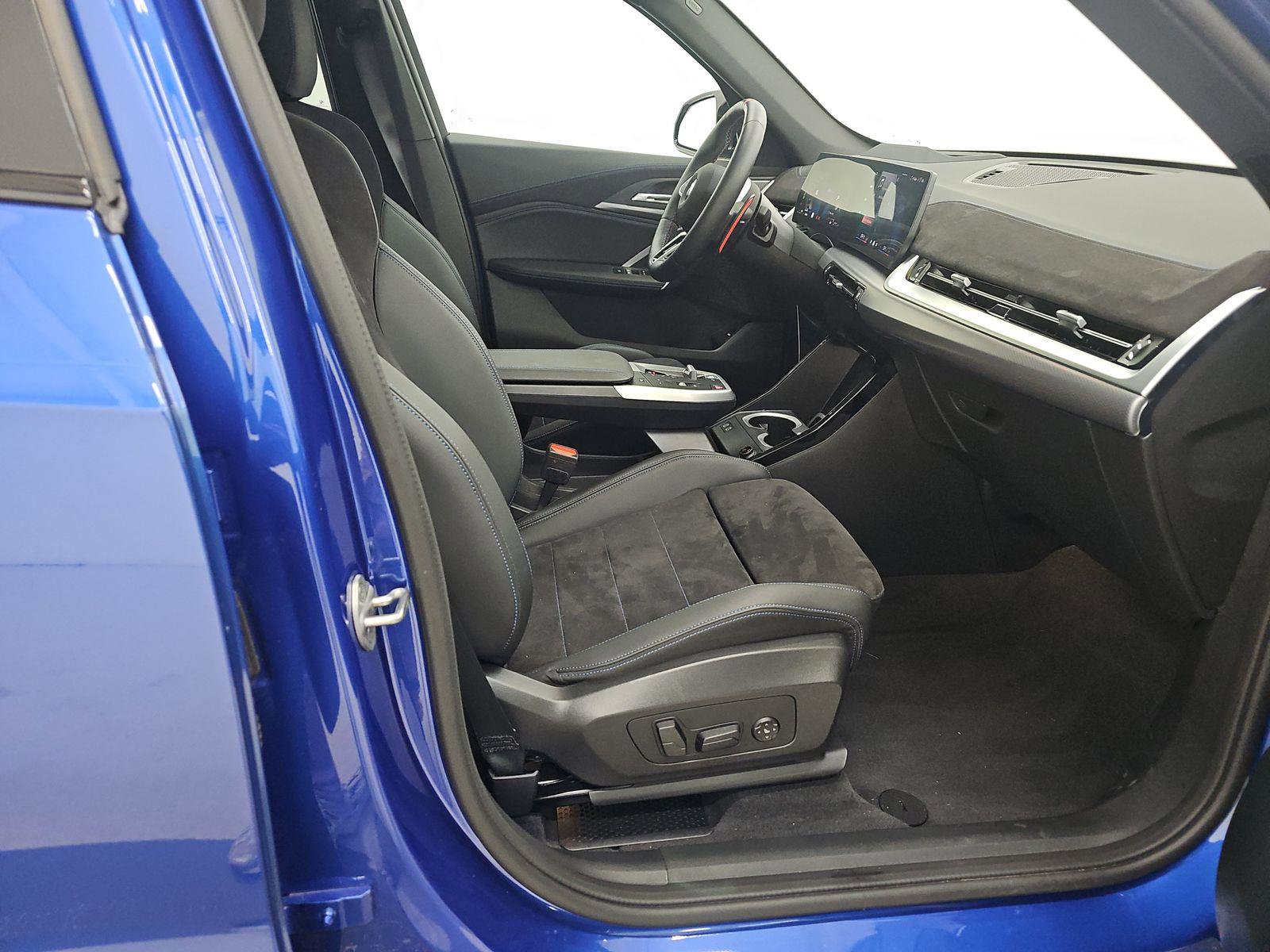 Certified 2026 BMW X1 M35i AWD/4WD image 8