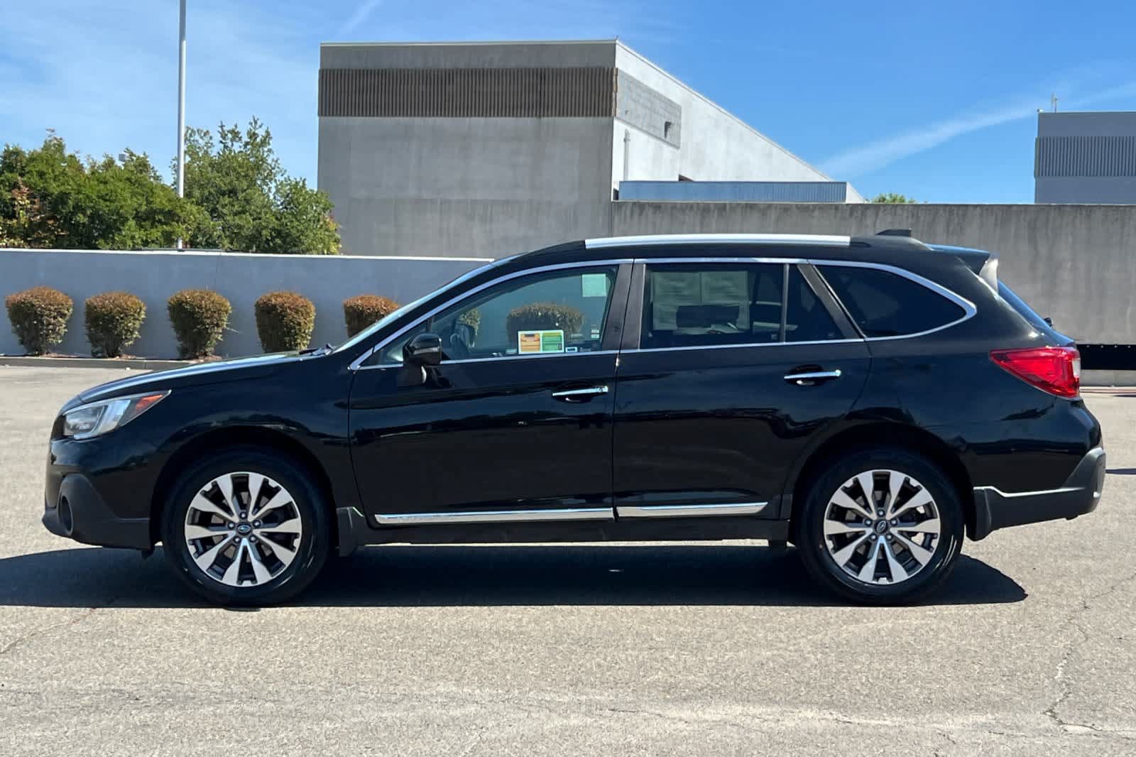Used 2018 Subaru Outback 2.5i Touring w/ Popular Package #3 AWD/4WD image 9