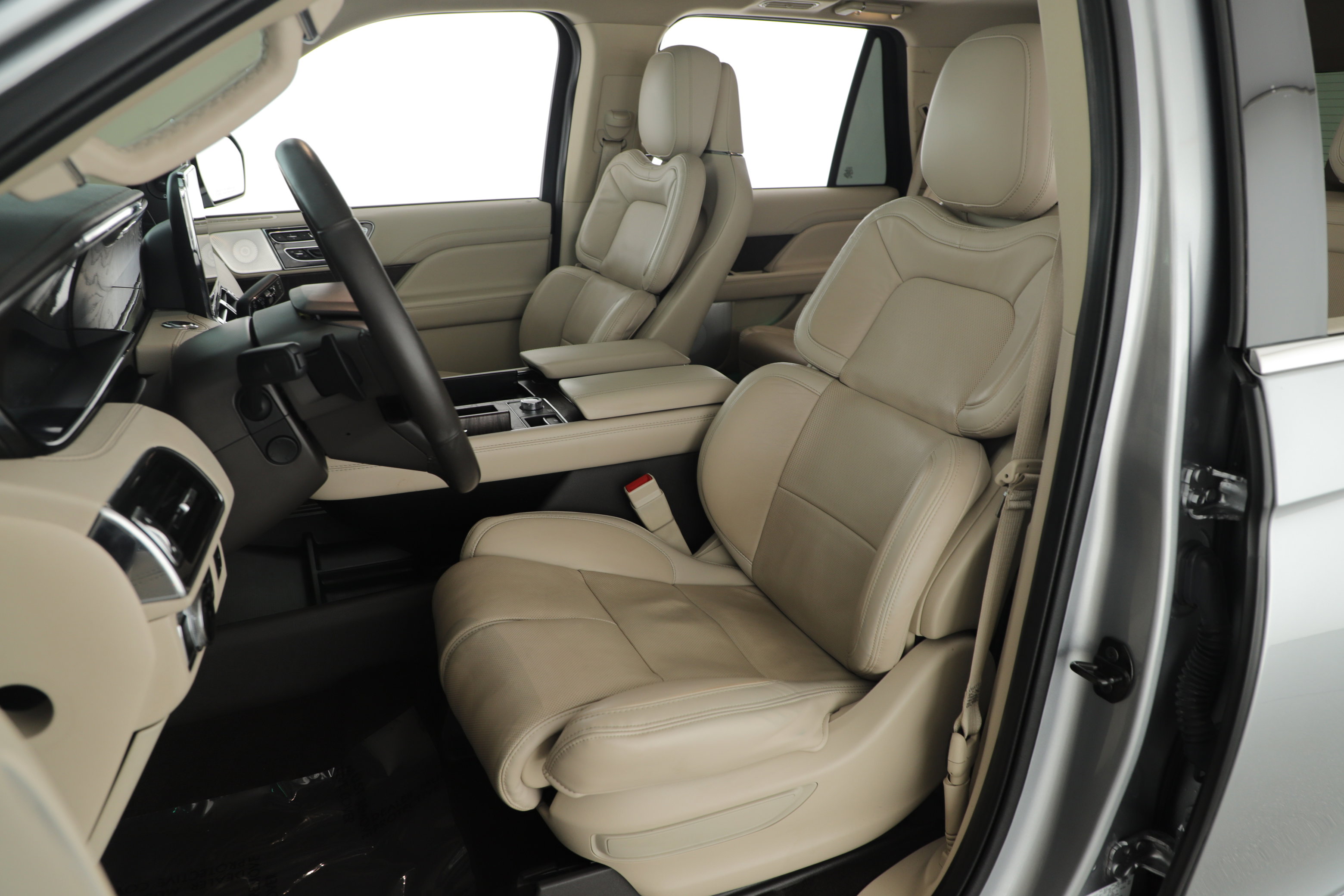 Certified 2021 Lincoln Navigator Reserve w/ Luxury Package image 12