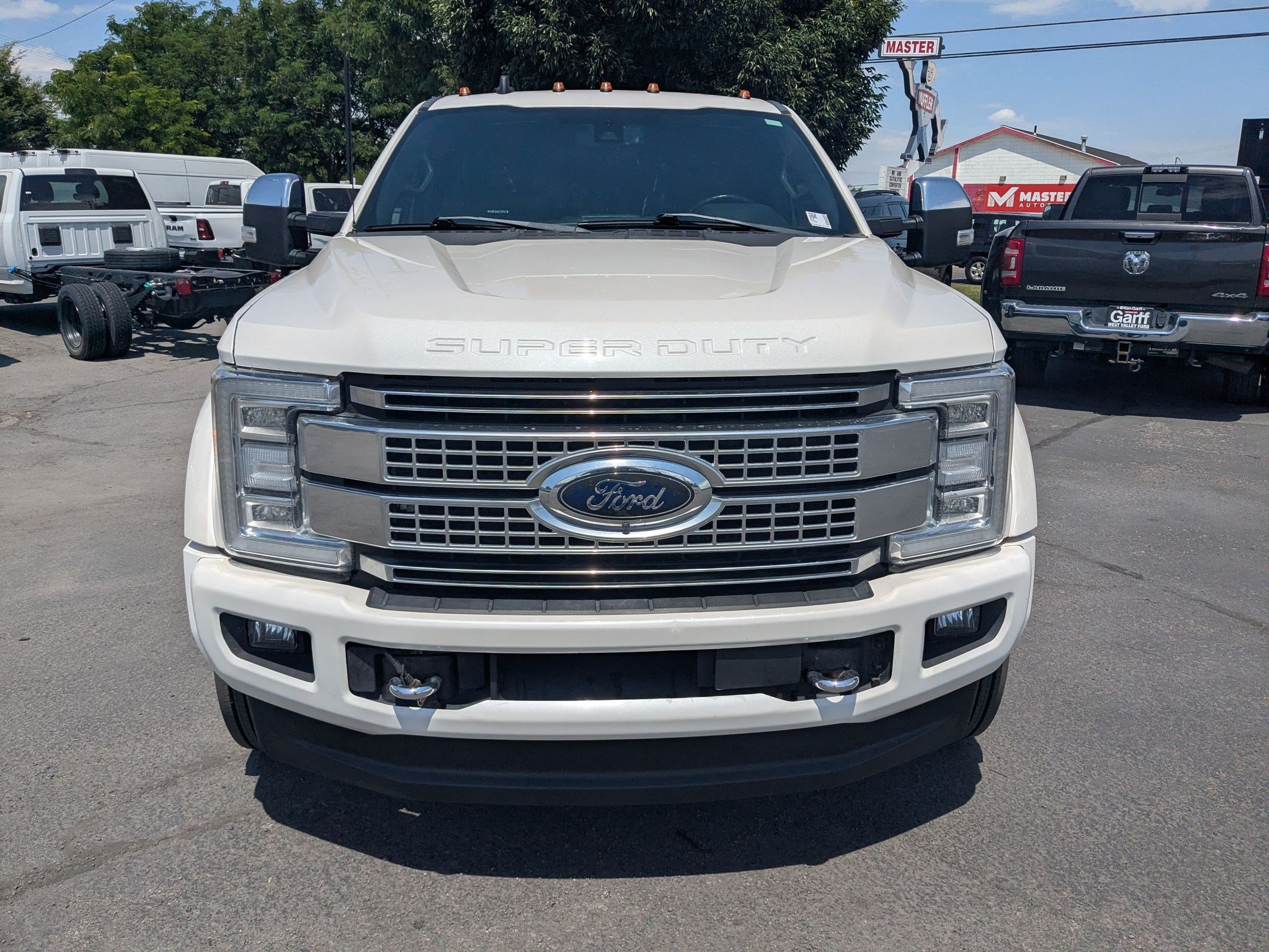 Used 2019 Ford F450 Platinum w/ Platinum Ultimate Package AWD/4WD image 11