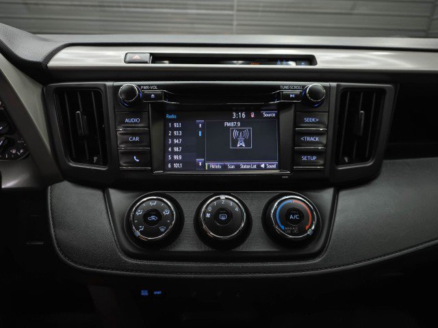 Used 2018 Toyota RAV4 LE w/ All Weather Liner Package AWD/4WD image 23