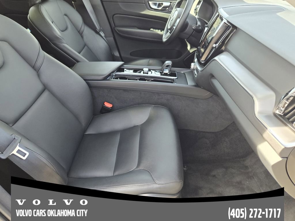 Certified 2025 Volvo XC60 B5 Core image 12