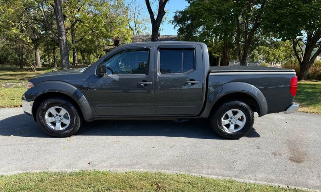 Used 2011 Nissan Frontier SV image 10