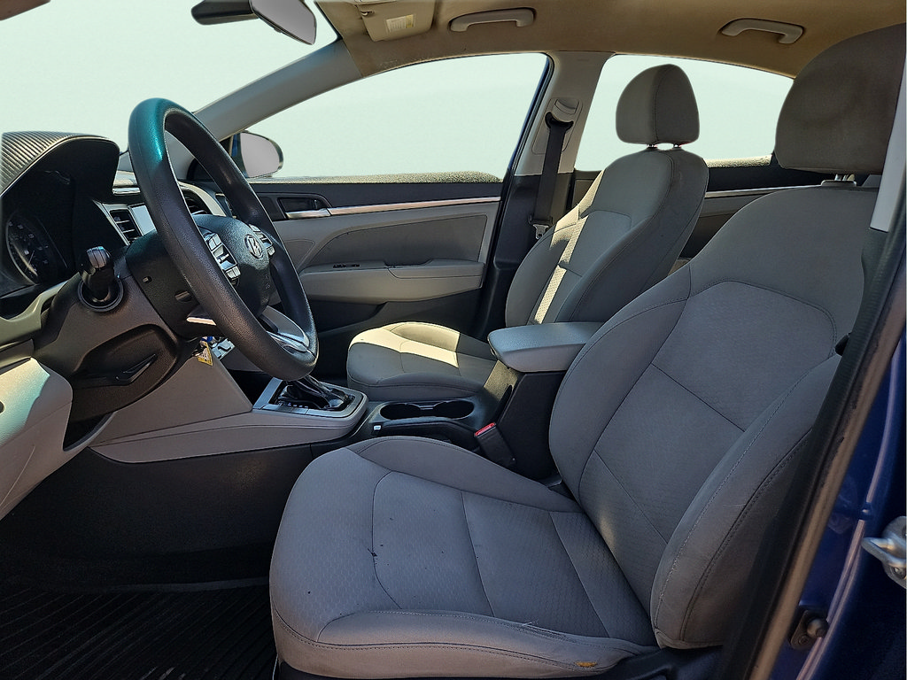 Used 2020 Hyundai Elantra SEL w/ Winter Weather Package FWD image 13