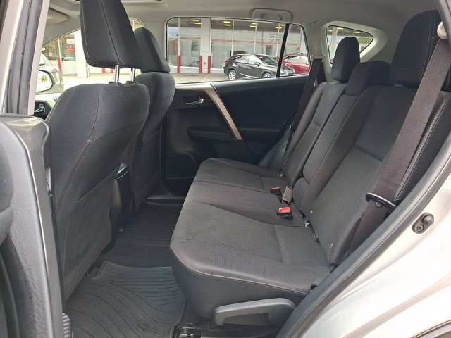 Used 2015 Toyota RAV4 XLE AWD/4WD image 10