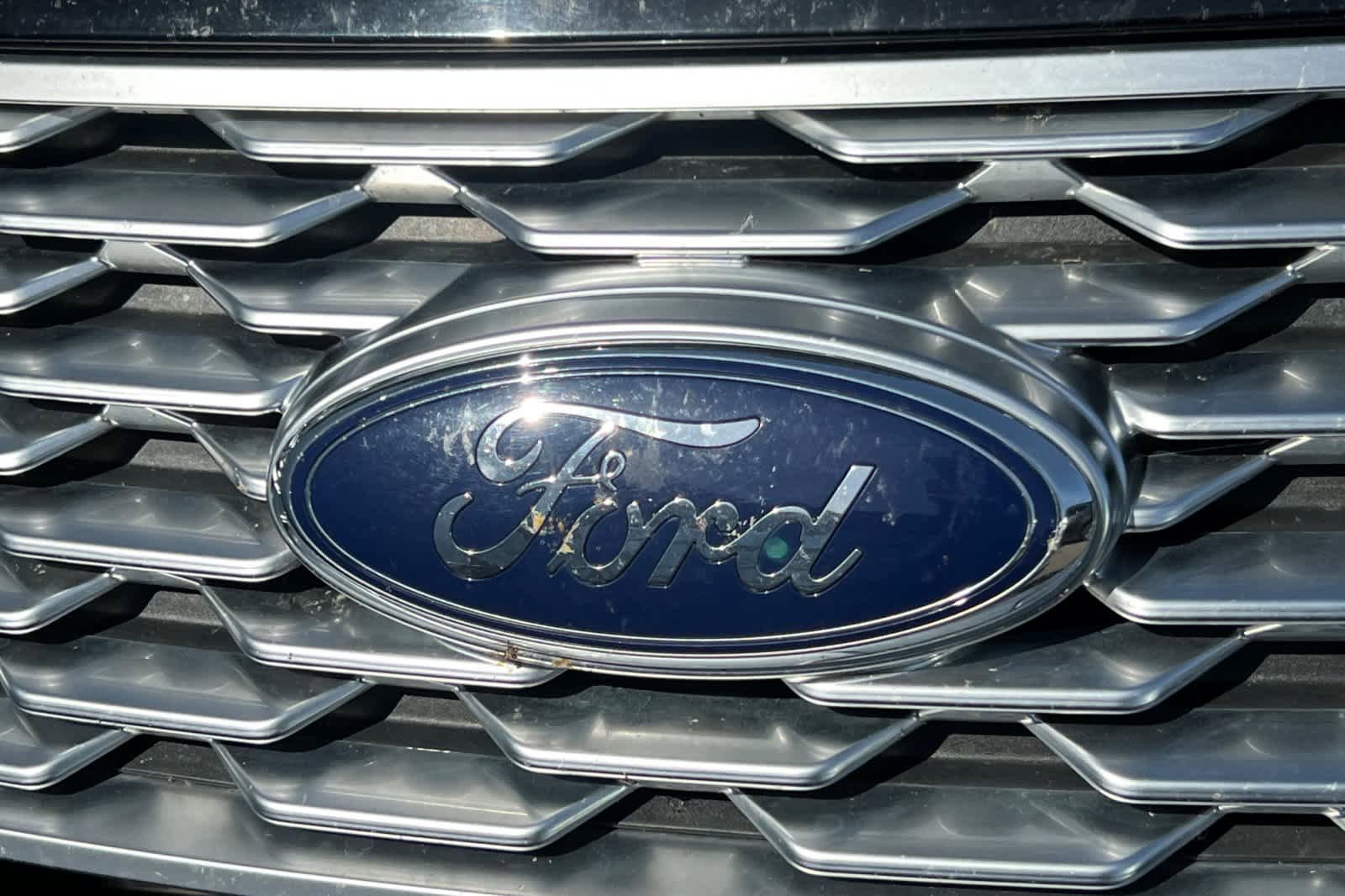 Used 2018 Ford Explorer Platinum AWD/4WD image 13