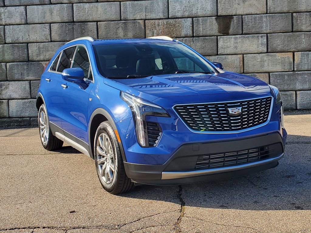Used 2023 Cadillac XT4 Premium Luxury w/ Cold Weather Package AWD/4WD image 7