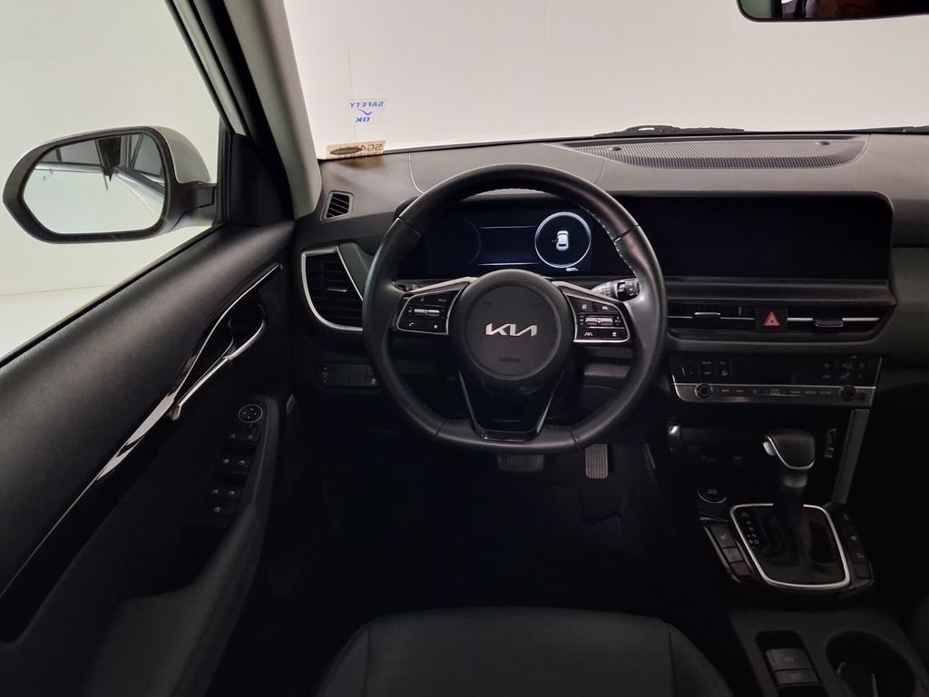 Used 2024 Kia Seltos SX AWD/4WD image 12