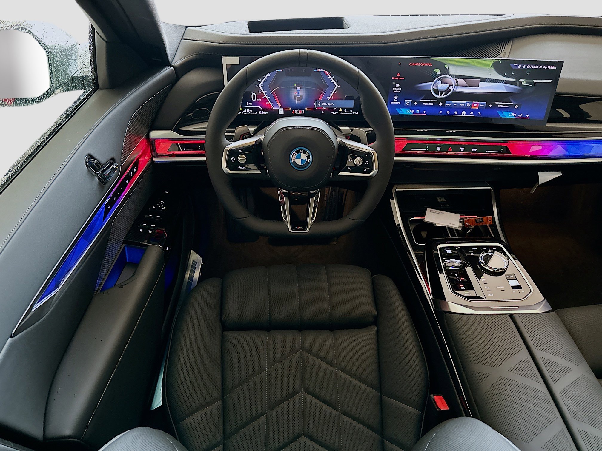 New 2026 BMW 750e xDrive image 17