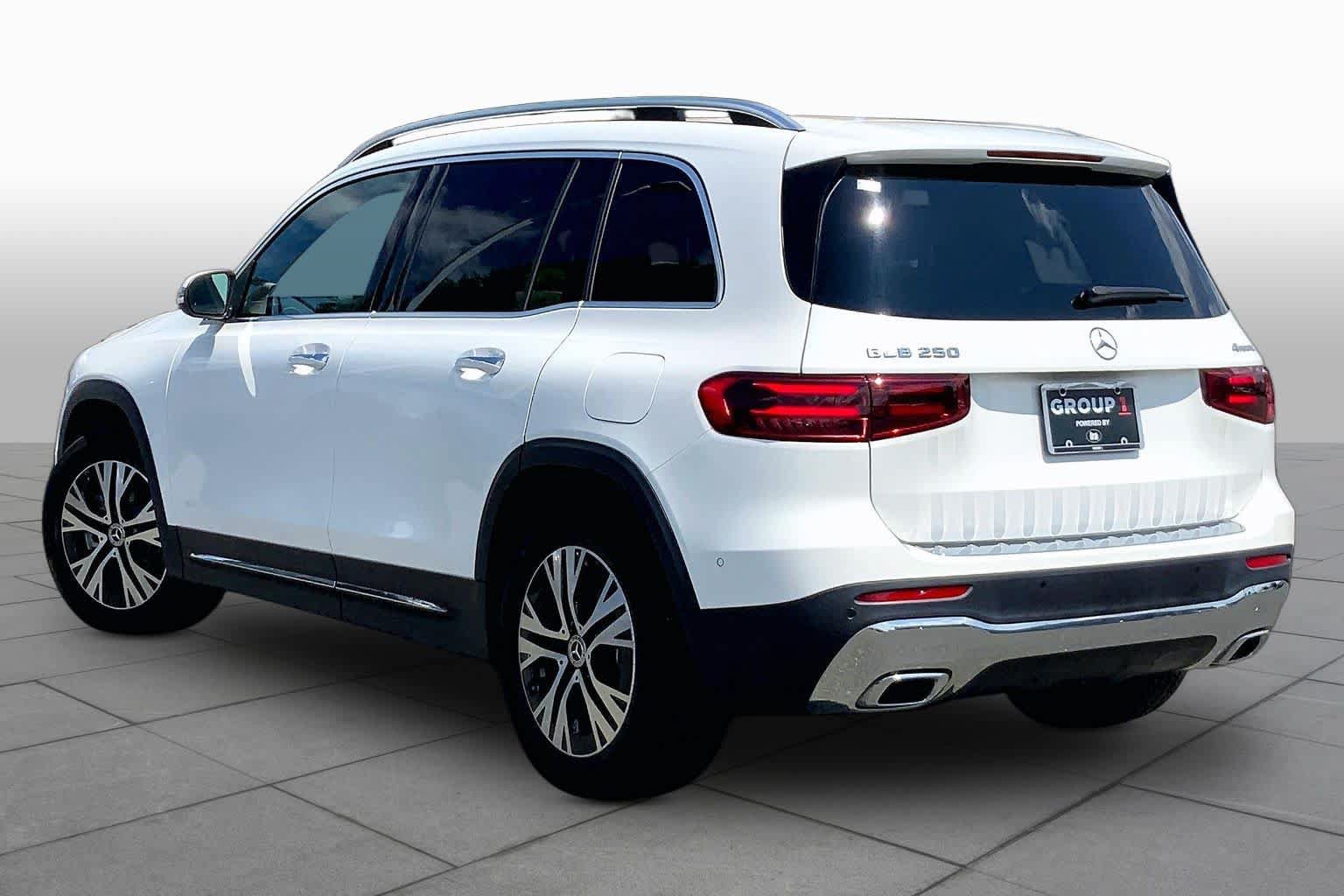 Used 2024 Mercedes-Benz GLB 250 4MATIC image 12