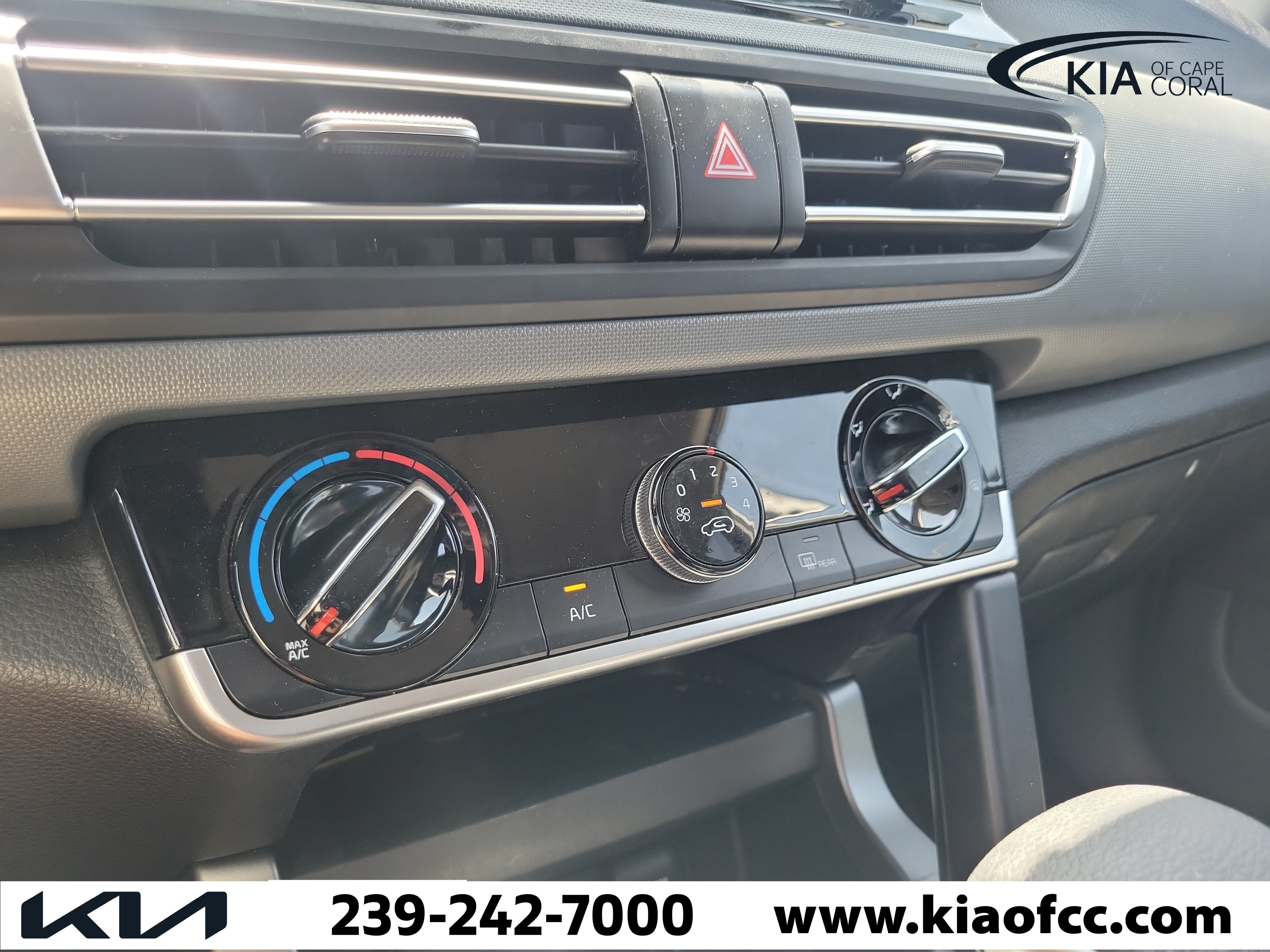 Used 2023 Kia Seltos LX AWD/4WD image 29