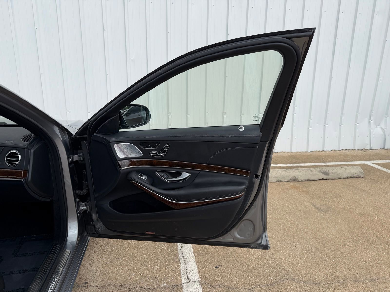 Used 2015 Mercedes-Benz S 550 Sedan image 25