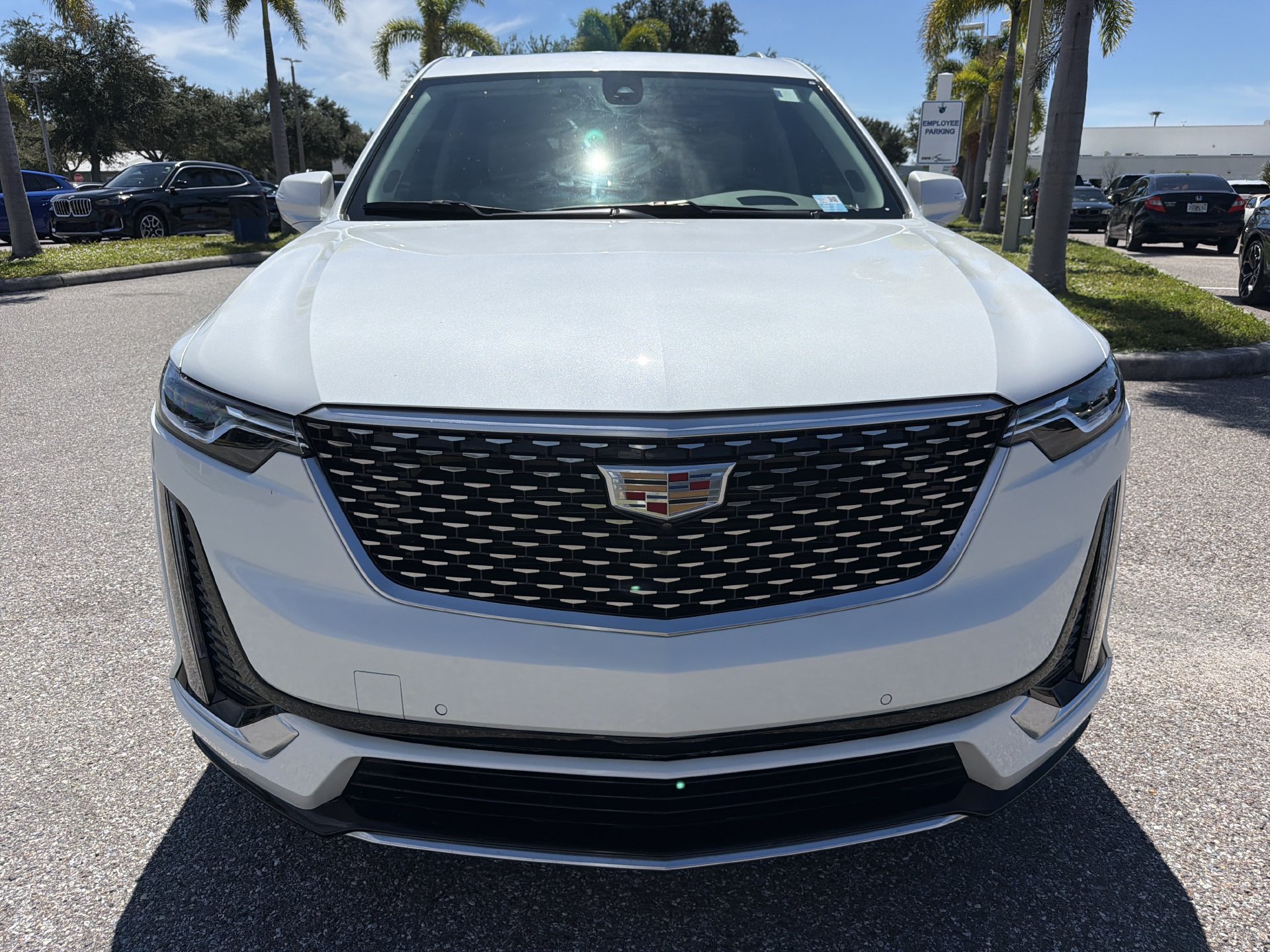 Used 2024 Cadillac XT6 Premium Luxury w/ Technology Package FWD image 2