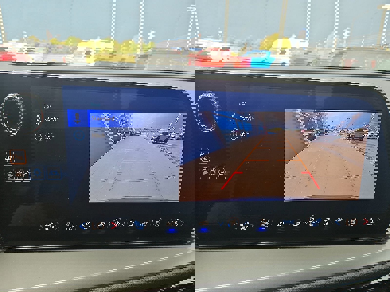 Used 2025 Chevrolet Traverse LT image 10