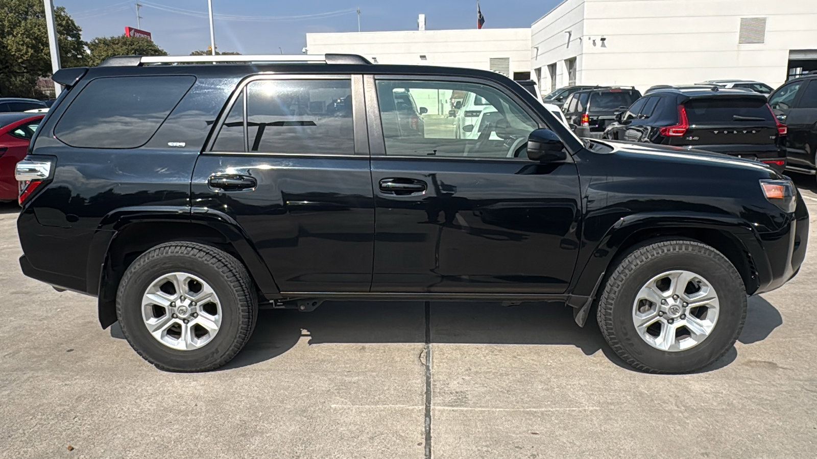 Used 2022 Toyota 4Runner SR5 image 8