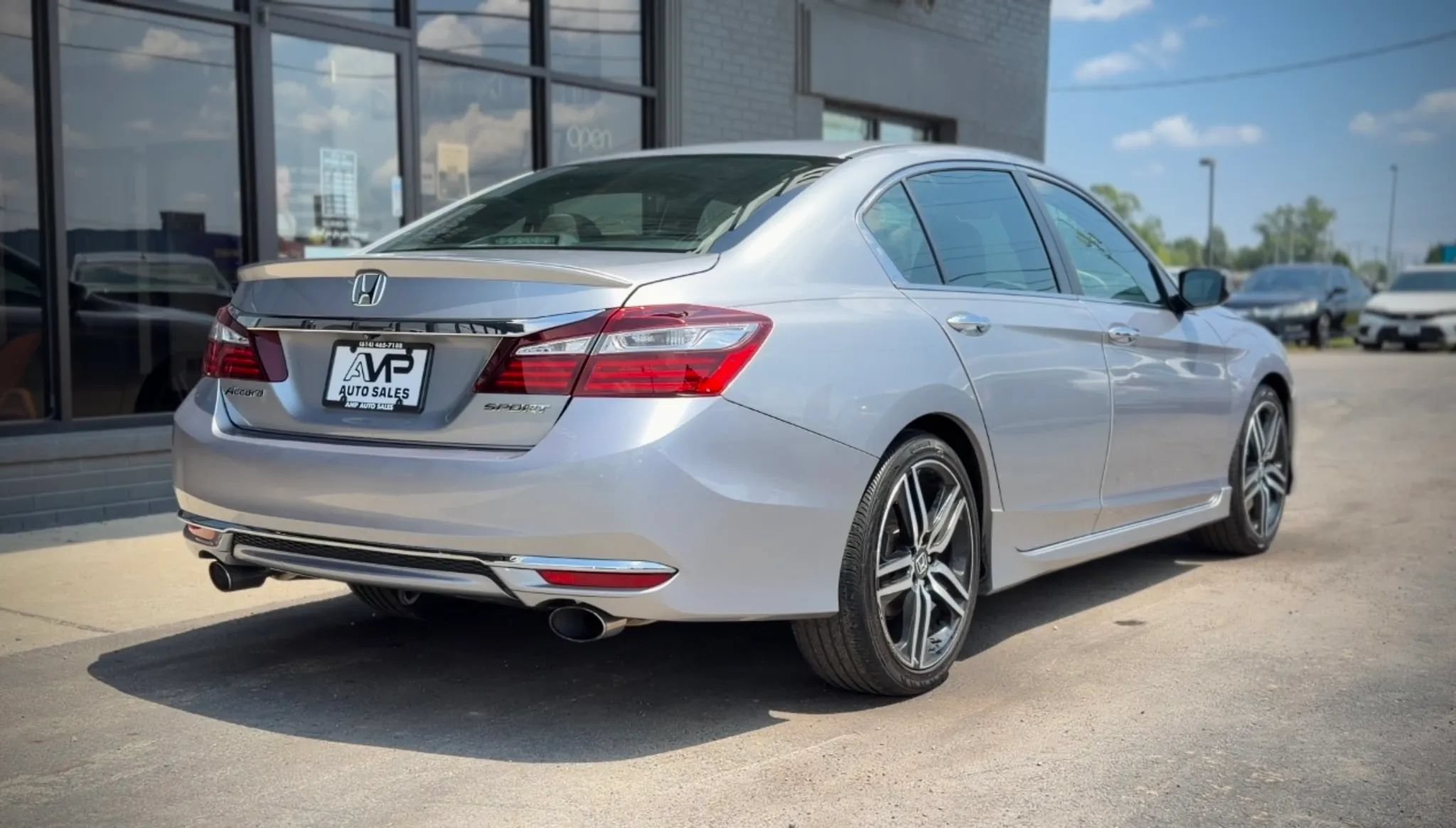 Used 2017 Honda Accord Sport image 2