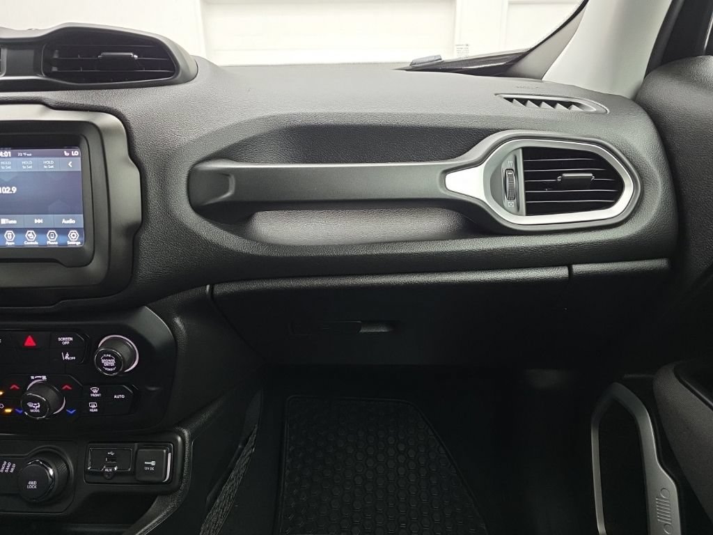 Used 2021 Jeep Renegade Latitude w/ Convenience Group AWD/4WD image 39