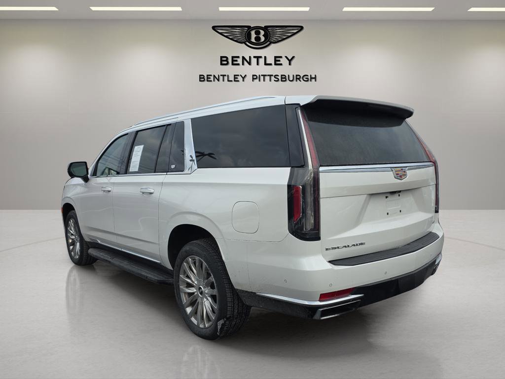 Used 2022 Cadillac Escalade ESV Premium Luxury AWD/4WD image 7