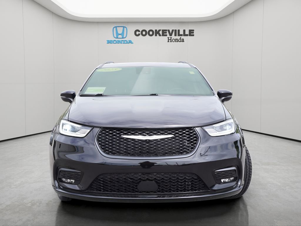 Used 2025 Chrysler Pacifica Limited image 4