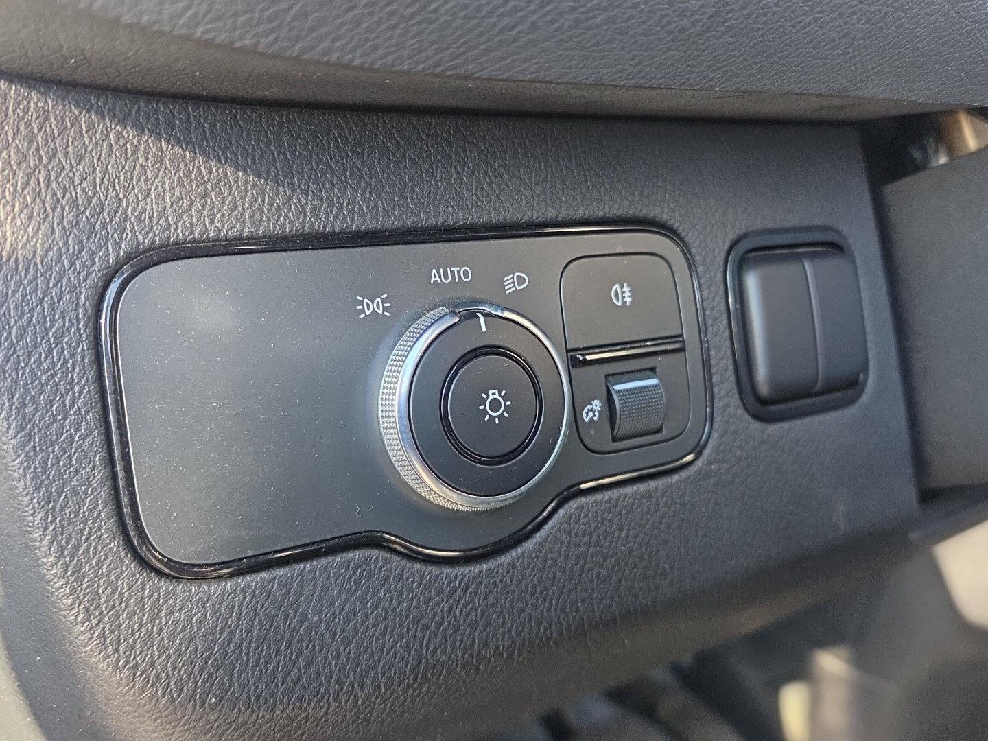 Used 2019 Mercedes-Benz Sprinter 2500 image 14