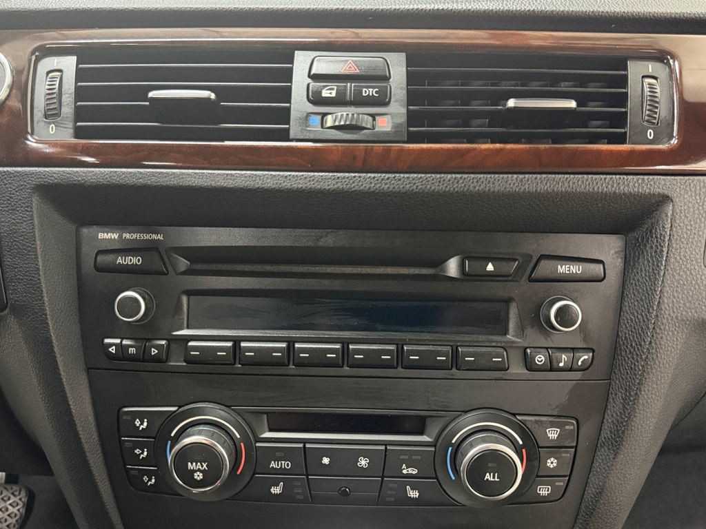 Used 2011 BMW 328i Convertible RWD image 21
