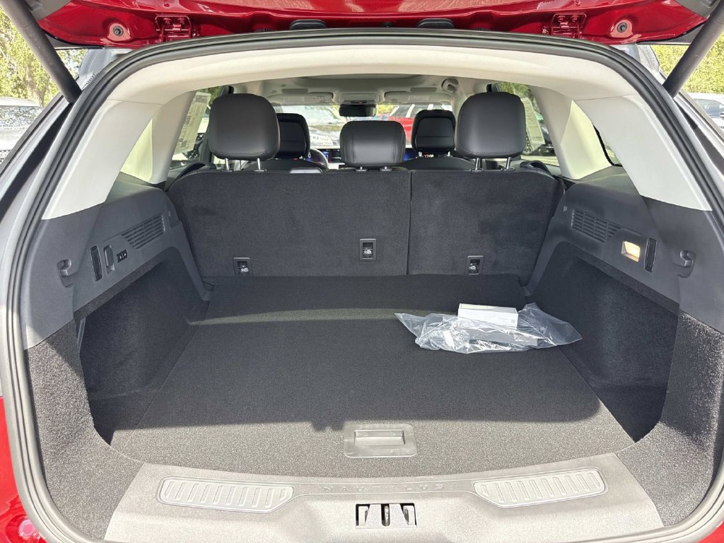 New 2026 Lincoln Nautilus Reserve AWD/4WD image 11