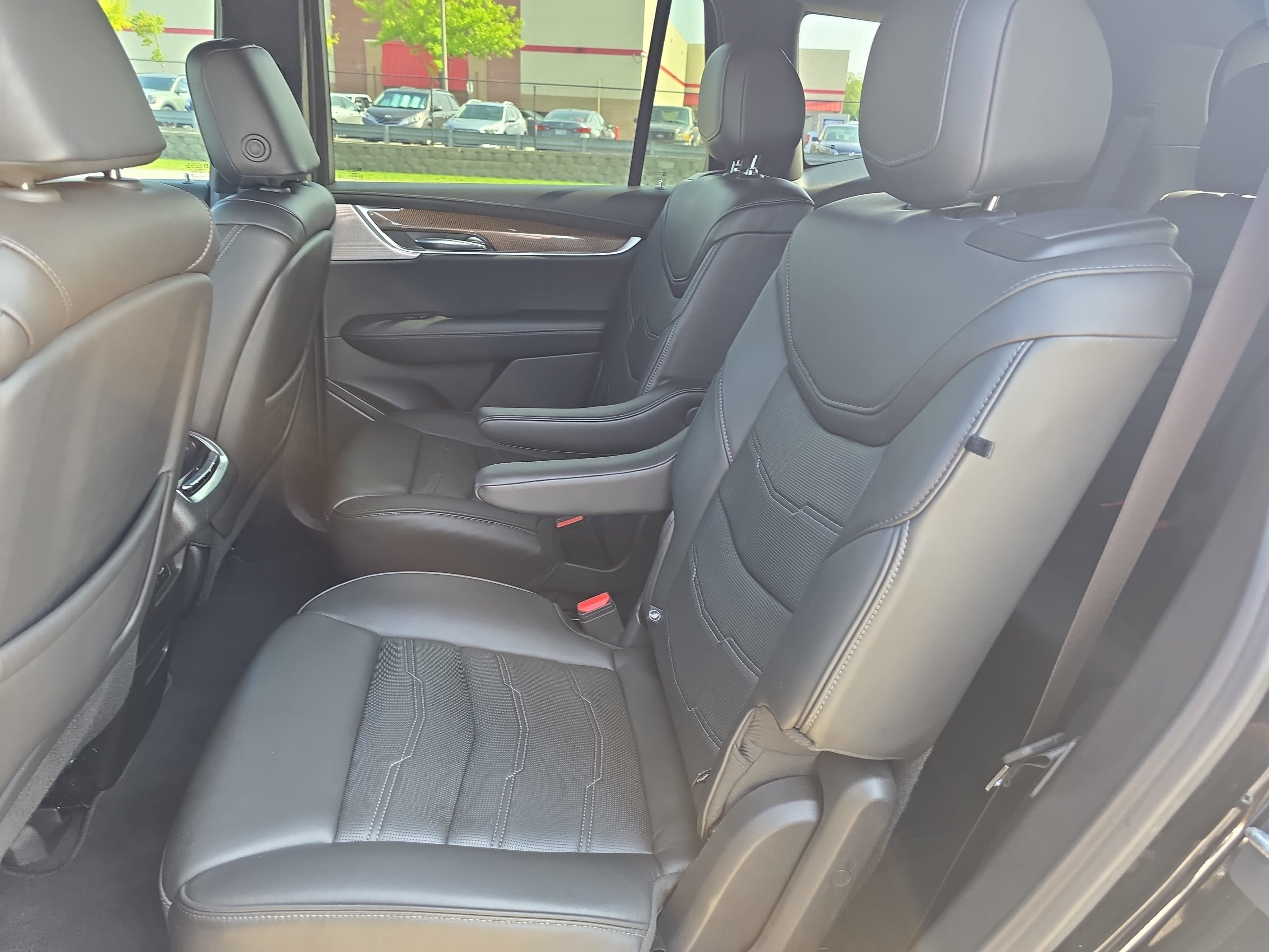 Used 2024 Cadillac XT6 Premium Luxury w/ Platinum Package FWD image 15