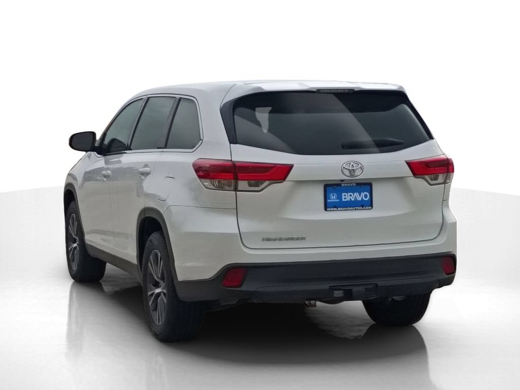 Used 2019 Toyota Highlander LE FWD image 9