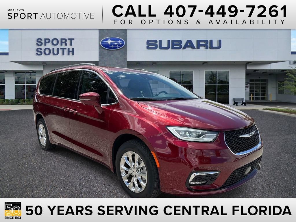 Used 2022 Chrysler Pacifica Touring-L w/ Uconnect Theater Family Group